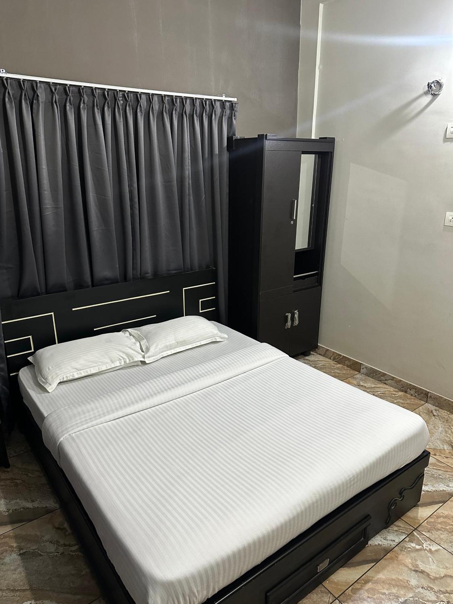 Готель Zahir Residency Kondotty Екстер'єр фото
