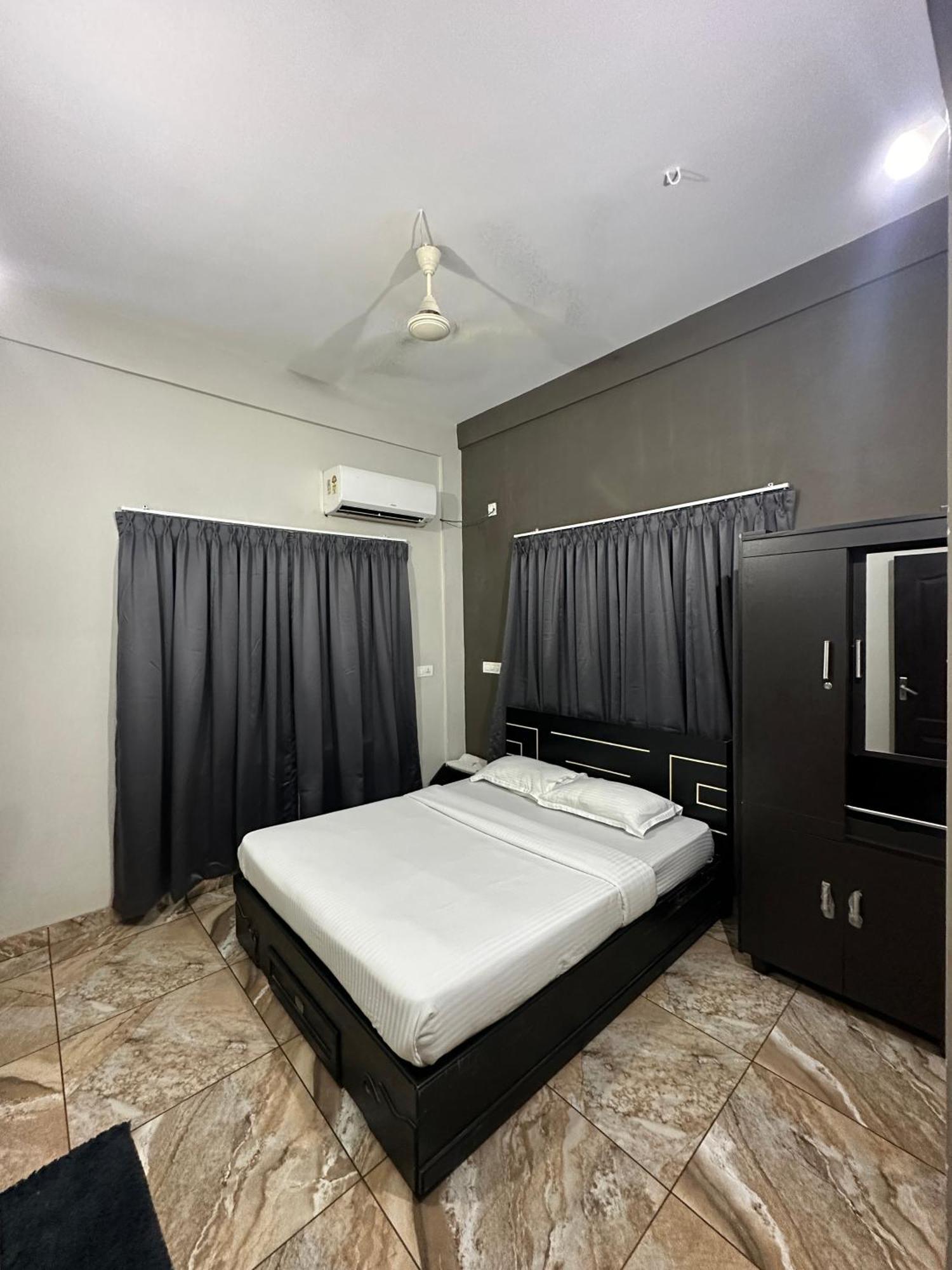 Готель Zahir Residency Kondotty Екстер'єр фото