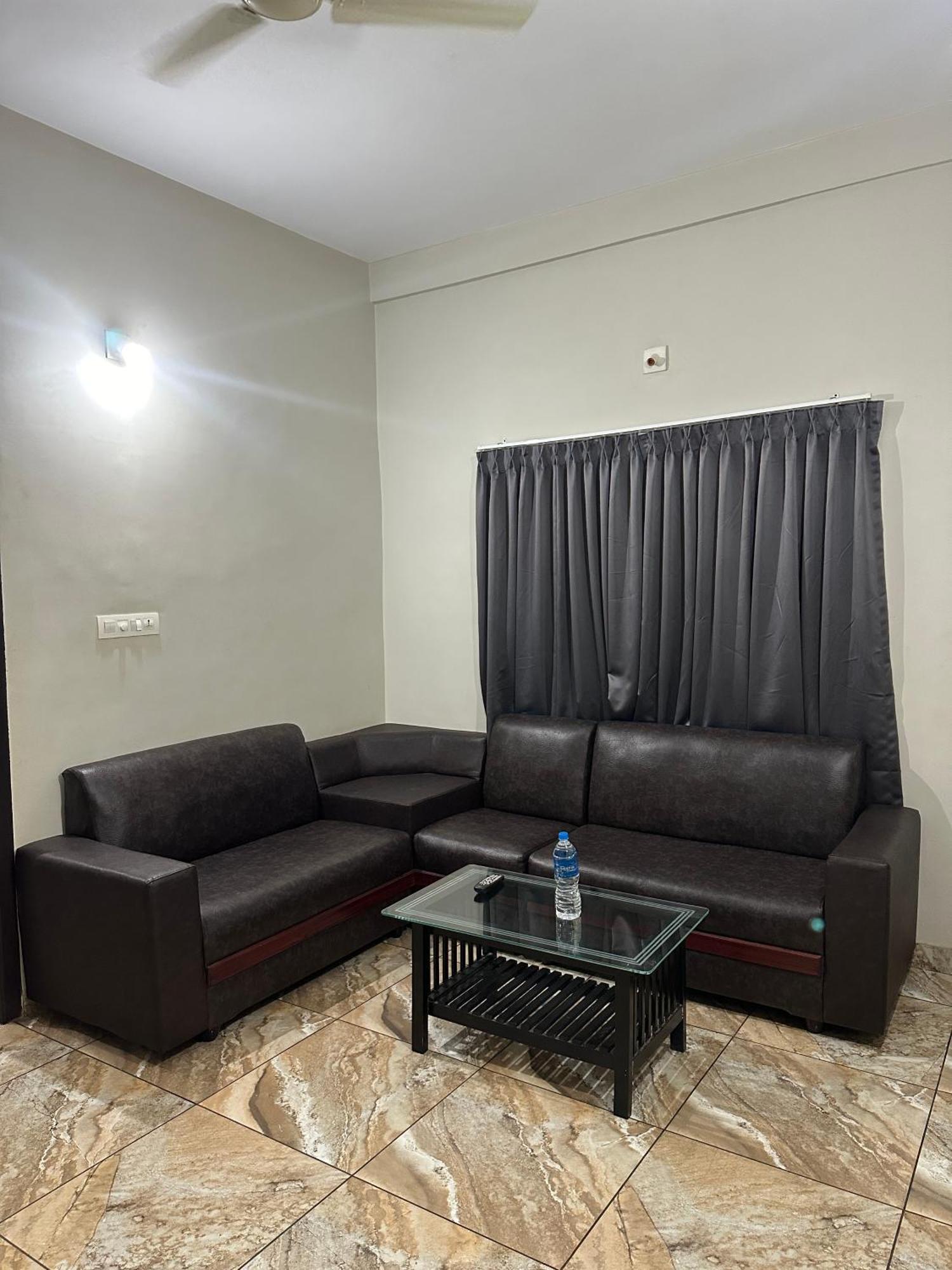 Готель Zahir Residency Kondotty Екстер'єр фото