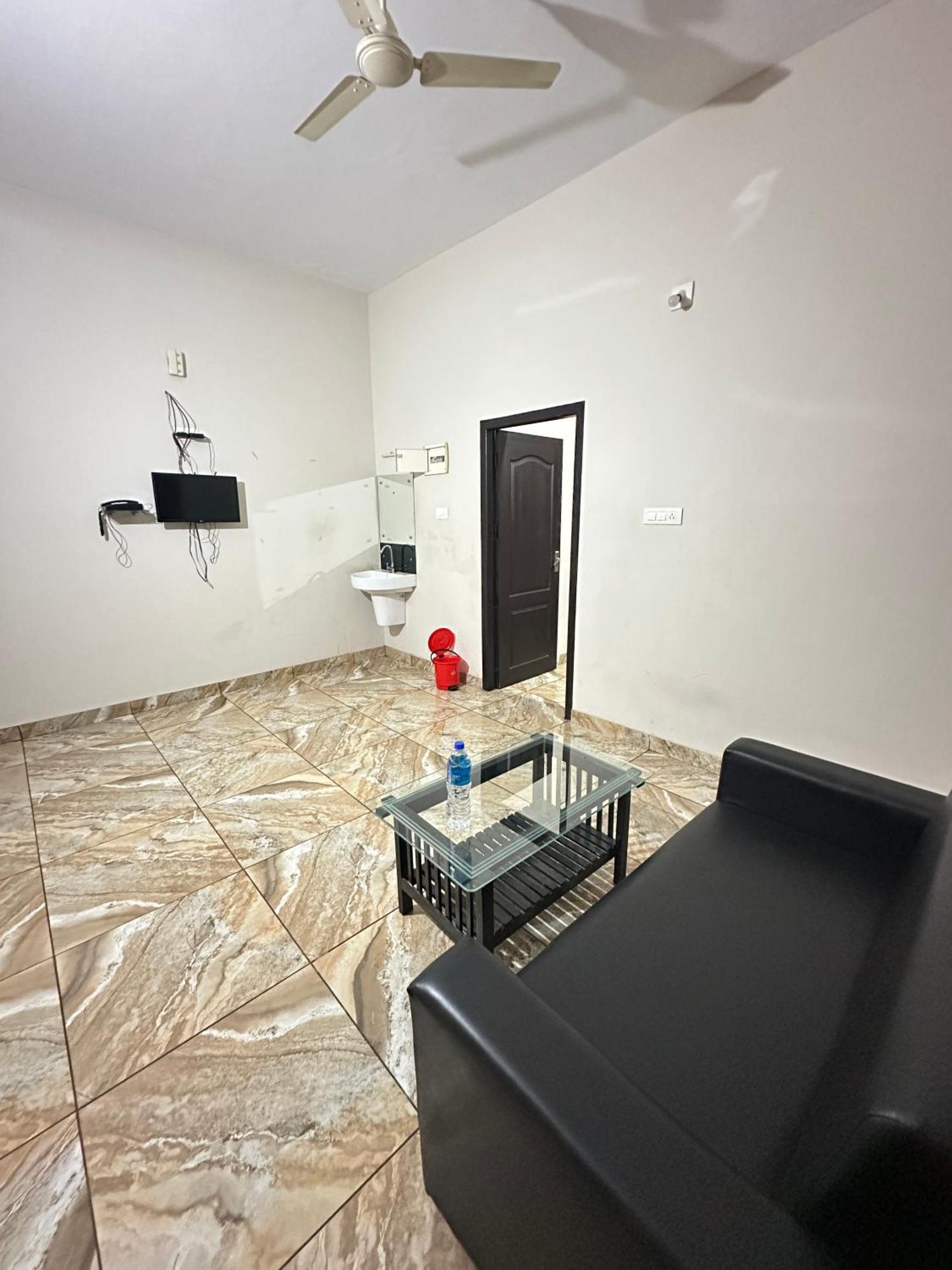 Готель Zahir Residency Kondotty Екстер'єр фото